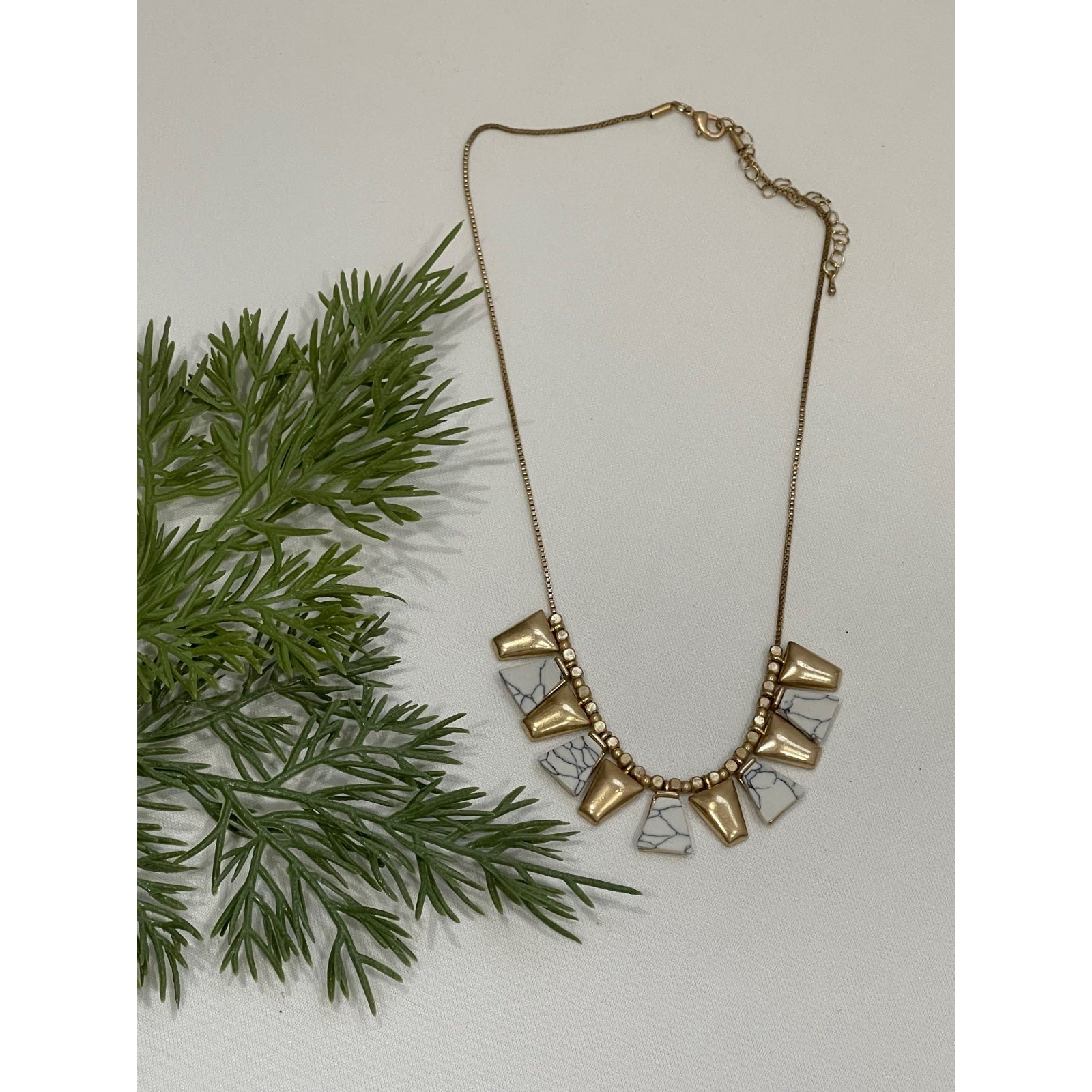 Universal Thread Precious Sunstone Necklace 15$